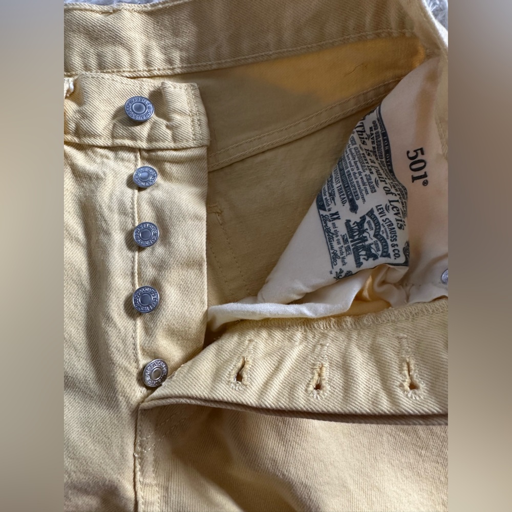 Levi's yellow Button-Fly Jeans - Picture 5 of 11